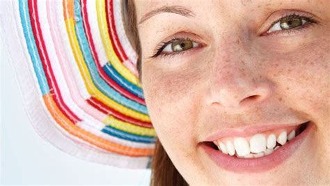 What Are Freckles Causes And Caring Tips Nivea