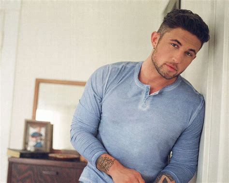 Michael Ray Puts A New Kind Of Cool On His Second Album Its About