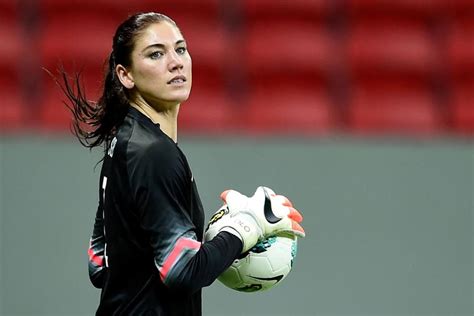 Für dessen leiter omar (jimmy gonzales), der es sich zur lebensaufgabe gemacht hat, kindern zu helfen, wäre das eine absolute katastrophe. Assault charges dismissed against soccer star Hope Solo ...