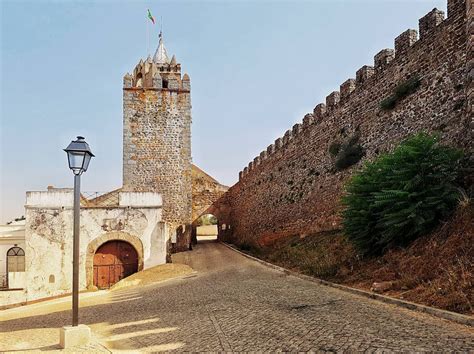 Pt Entrada Do Castelo De Montemor O Novo O Que Sentem Quando