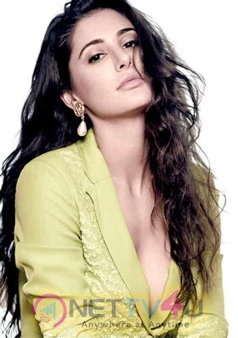 Actress Nargis Fakhri Hot And Sexy Stills 565560 Galleries And Hd Images