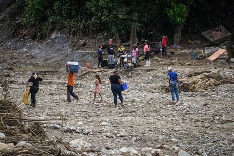 Dozens Killed Hundreds Left Homeless After Venezuela Landslide