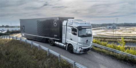 Daimler Truck Testing Fuel Cell Truck Powered By Liquid Hydrogen