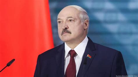 Belarus Election Lukashenko Wins Vote With 80 Dw 08102020