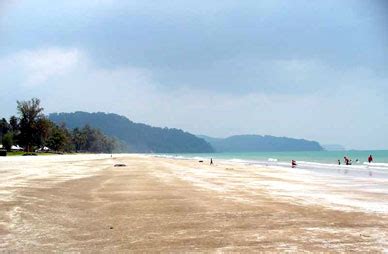 Selain pantai air papan, terdapat banyak lagi lokasi lain yang boleh dilawati untuk menjadikan perjalanan anda ke sini lebih berbaloi. mariah fadhilah: Air Papan - One of Suitable Place for Holiday