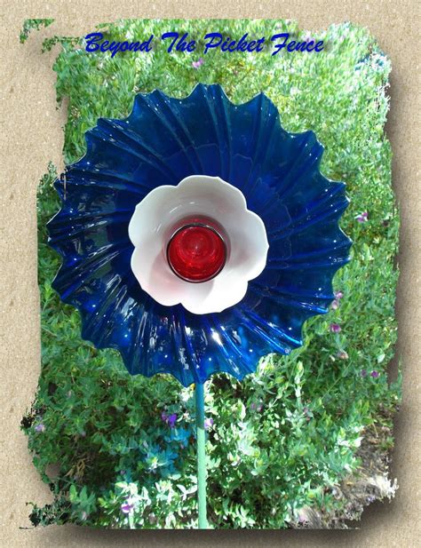 Pin By Connie Bates On My Glass Garden Floral Art Glass Plate Flowers Glass Garden Art Glass