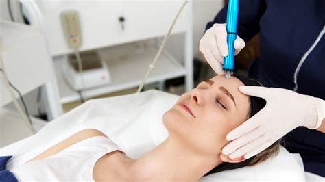 Aesthetician Vs Esthetician Which Specialist Do You Need