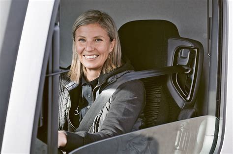 Nfz Messe Interview mit Daimler Truck Chefin Karin Rådström Wir