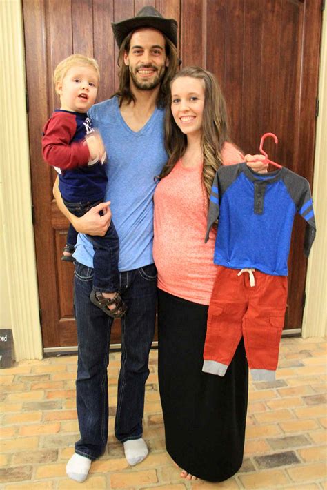 Jill Duggar Derick Dillard Share Sweet New Photos Of Baby Samuel