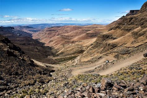 driving the sani pass into lesotho earth trekkers