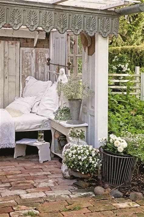 Gartenmoebel in weiss aus aluminium ueberzeugen. princessgreeneye | Außenwohnbereiche, Raum im freien, Dekor
