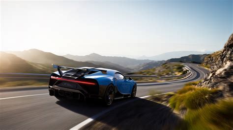 壁纸 Bugatti Chiron Pur Sport 汽车 车辆 超级跑车 路 运动模糊 3840x2160