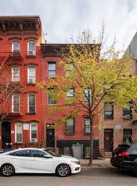 Three Students 3000 And A Dream An Affordable Brooklyn Apartment