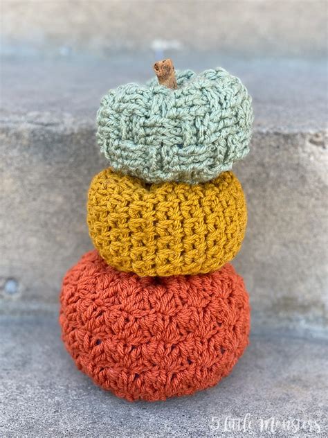 5 Little Monsters: Textured Crochet Pumpkins