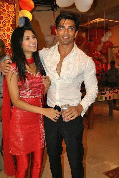 karan and jennifer singh grover shooting for their last episode of dill mill gayye most