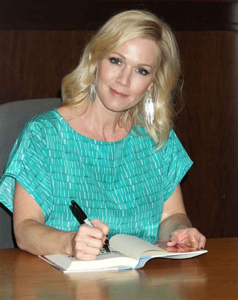 Jennie Garth In Los Angeles Book Signing At Barnes Noble March
