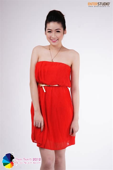 Bơ có ít đường và chứa chất xơ. Miss Duong Tu Anh
