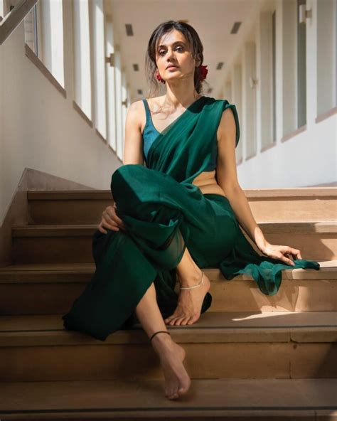 Pic Talk Taapsee Knows How To Pose In A Saree
