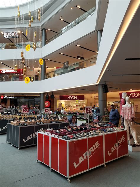Banjir kilat depan ioi mall menghala puchong perdana. UTOPIA: IOI Mall (Puchong) vs IOI City Mall (Putrajaya)