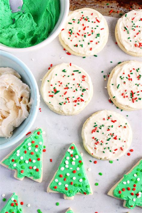 My gluten free sugar cut out cookie dough is so easy to roll and cut, resilient, never crumbly and oh so yummy. Frosted Sugar Cookies (gluten free) | Bob's Red Mill's ...