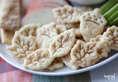 Off the heat, add 1/2 cup sour cream and 1/2 teaspoon nutmeg. Cinnamon Sugar Pie Crust Cookies