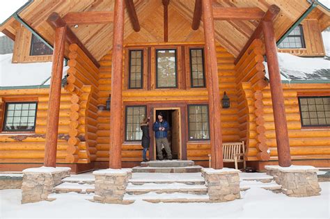 Located in 100 mile house, bc, (the handcrafted log home building capital of north america) sitka log homes builds custom log homes, log cabins, timber frame and hybrid homes. The same photo, unedited. | Architecture firms, Home ...