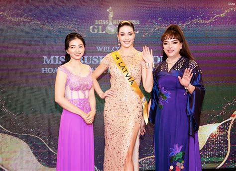Dàn Thí Sinh Miss Business Global 2023 Lộng Lẫy Tại Lễ Trao Sash Khởi