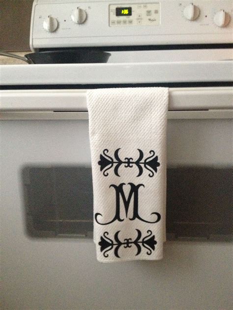 Diy Kitchen Towels Using Iron On Vinyl And Cricut Htv Projects Fabric