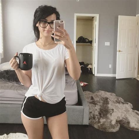 Sssniperwolf In 2020 Sssniperwolf Nerdy Girl Glasses Summer Outfits