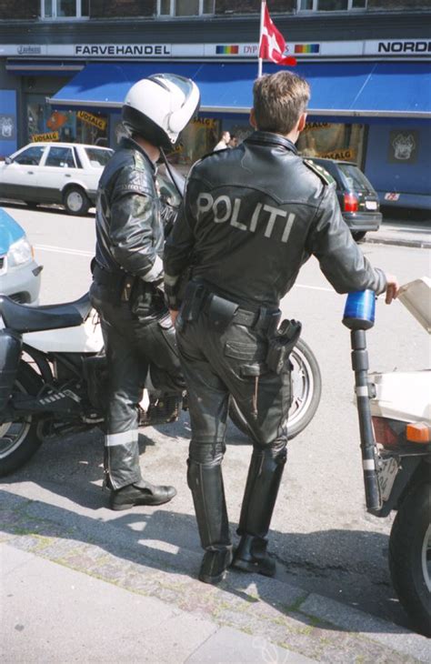 Police motorcycle wireless communications, headsets, intercoms. Unbetitelt | Leather jacket men, Men in uniform, Mens ...