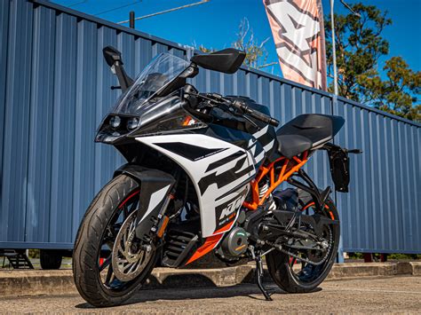Whether you are on country. KTM RC 390 2020 - White ⋆ Motorcycles R Us