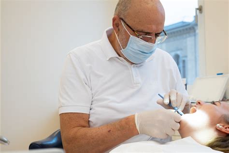 Behandlung Zahnarztpraxis Karlsruhe