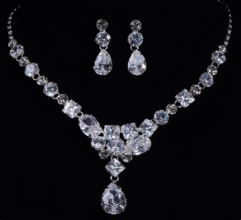 Tradesy Diamond Necklace And Earring Women Jewelry Set Women S Jewelry Sets Jewelry
