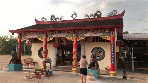 I was soon welcomed by abdullah who introduced me to a number of people. The Upper Stream Of Batu Pahat River峇株巴辖河上游—双青港龙水宫大伯公与白鳄鱼 ...