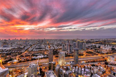 It is on the mediterranean coast, about 60 km northwest of jerusalem and 100 km south of haifa. Vol Pas Cher Pour Tel Aviv | BudgetAir.fr®