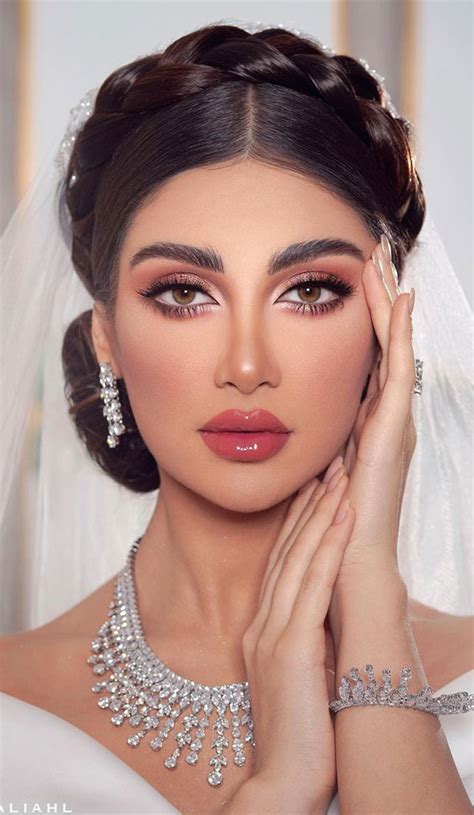 51 Stunning Bridal Makeup Looks For Any Wedding Theme Page 13