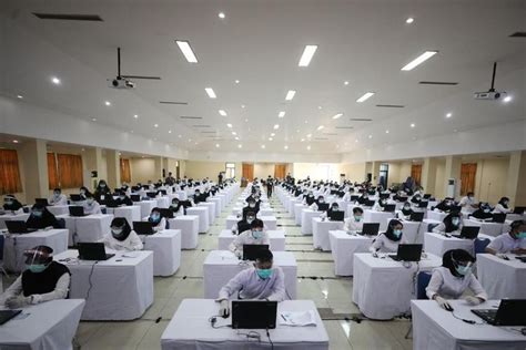 Berdasarkan penelusuran tirto sekitar pukul sscasn atau sistem seleksi calon aparatur sipil negara adalah situs resmi pendaftaran asn secara nasional sebagai pintu pendaftaran pertama. Pengumuman CPNS 2019. Cek Sekarang dengan Login sscn.bkn ...