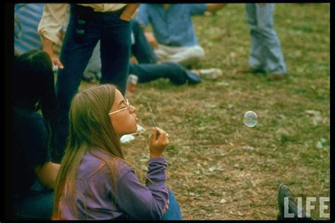 40 Rare And Unseen Color Photos Of The Woodstock Music And Art Fair