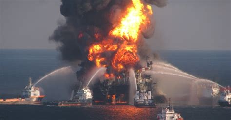 Deepwater horizon oil spill, largest marine oil spill in history, caused by an april 20, 2010, explosion on the deepwater horizon oil rig—located in the gulf of mexico, approximately 41 miles (66 km) off the coast of louisiana—and its subsequent sinking on april 22. 5 Jenis Insiden Paling Mematikan di Rig Offshore - Proses ...