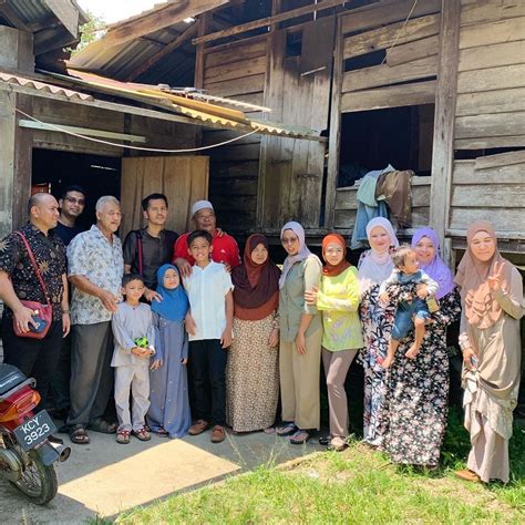 Wani terkejut anju datang melawat & bagi sumbangan. Agih Zakat RM1.2 Juta Kepada Orang Susah, Dato' Aliff ...