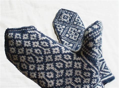 These sheets only become softer and softer with time, yet still, maintain their durability. Egyptian Mittens | Knitted gloves mittens, Mittens pattern, Mittens