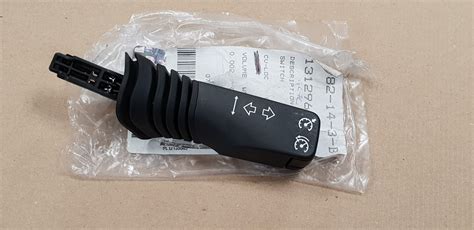 One advantage to dbw engines is the cruise control option is available, and relatively easy to hook up. Genuine Vauxhall Astra H Zafira B RH Indicator Stalk With Cruise Control Switch | eBay