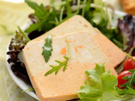 Terrine de poissons aux petits légumes. Terrine de poisson bicolore, facile : recette sur Cuisine Actuelle