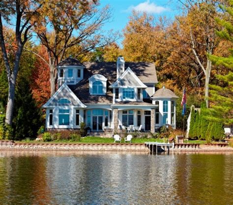 16 Peaceful Lake Houses For Perfect Vacation