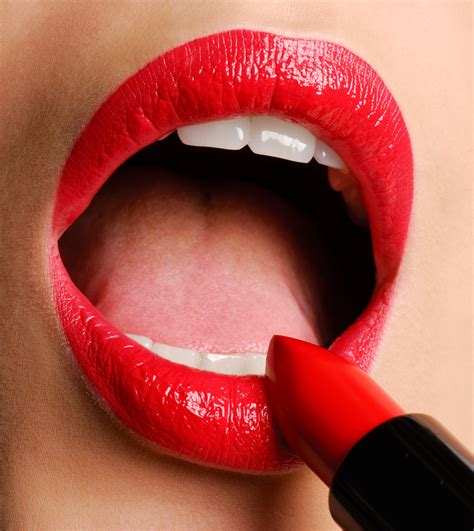 Tips On Carrying Off Bright Lipsticks Bright Lipstick Lipstick
