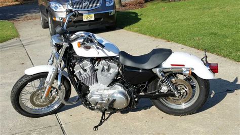 The engine produces a maximum peak output power of and a. 2007 Harley-Davidson® XLH-883 Sportster® 883 (Glacier ...