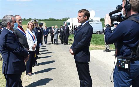L'ancien secrétaire général de l'ump ne serait en effet pas une menace pour. Hommage aux combattants dans l'Aisne: Xavier Bertrand ...