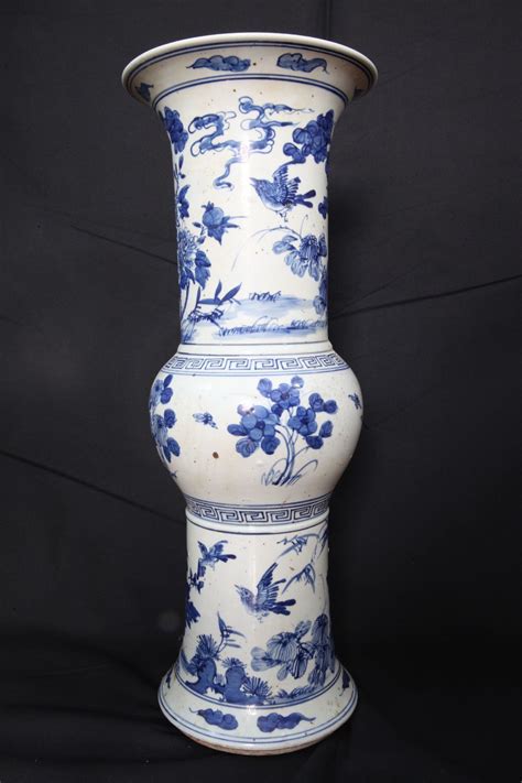 Chinese antique blue white porcelain umbrella stand 19 vase nice porcelain in its most magnificent form appeared in the song dynasty between the 10th and 13th centuries. #Antiques #Gifts Chinese Antique 19th C. Blue & White ...