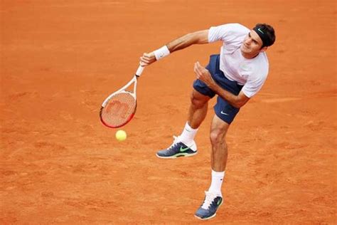 Roger Federer Sweeps Spanish Qualifier At French Open