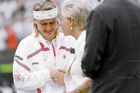 Jana Novotna Former Wimbledon Champion Dies At 49 Cbc Sports